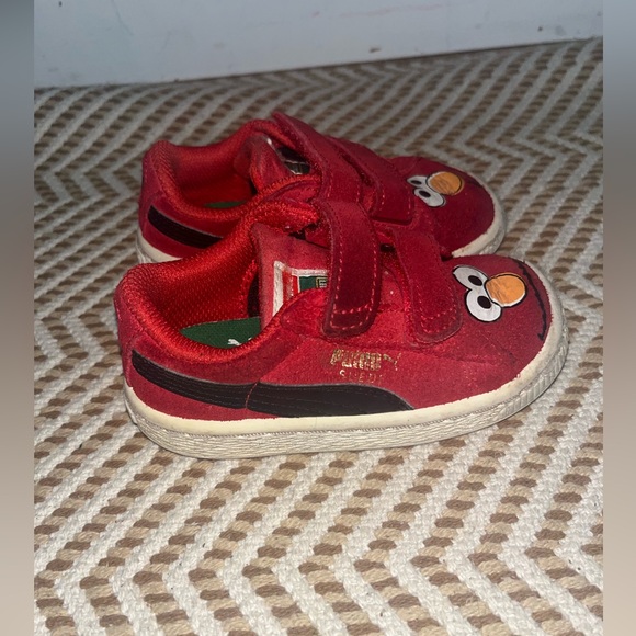 Puma X Sesame Street Elmo size 6C Baby red graphic Velcro closure sneakers EUC - Picture 1 of 7